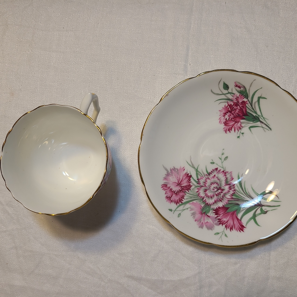 Floral Teacup and Saucer Set with Gold Trim - Picture 3 of 4